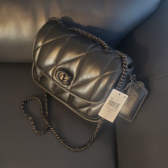 Coach: Pillow Madison Shoulder Bag with Quilting in Black - Picture 8 of 9